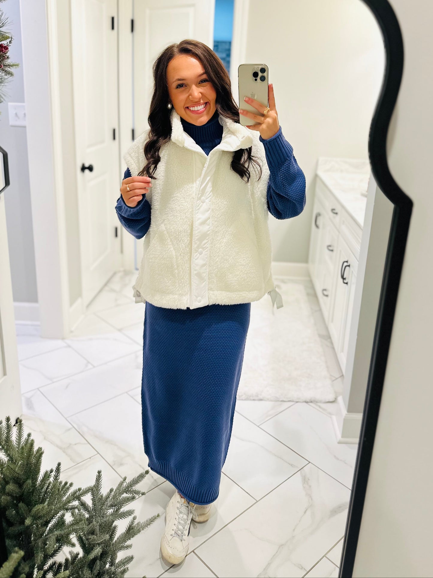 The Cozy White Sherpa Bow Detail Vest