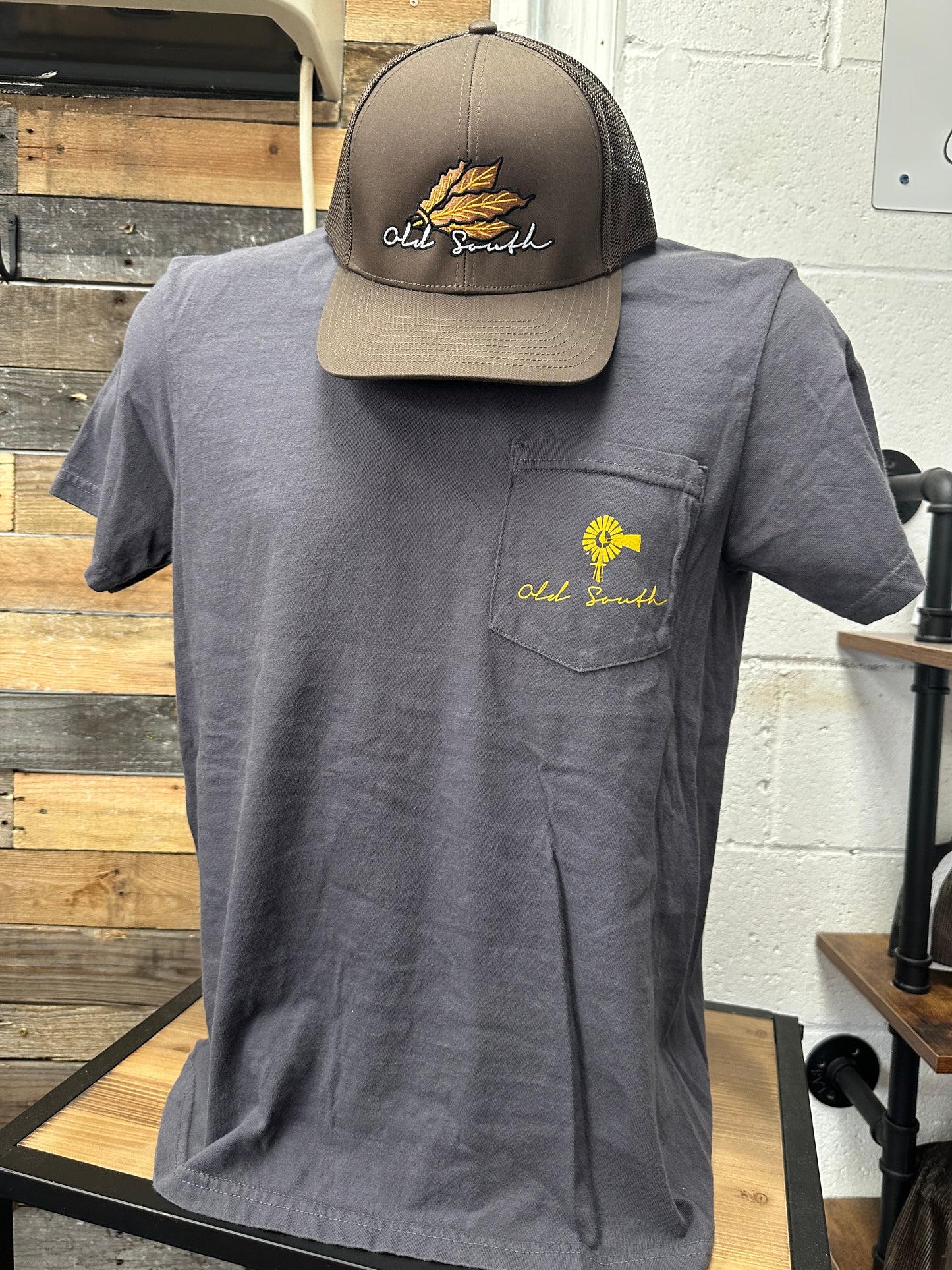 Golden Leaf Short Sleeve Tee - Graphite