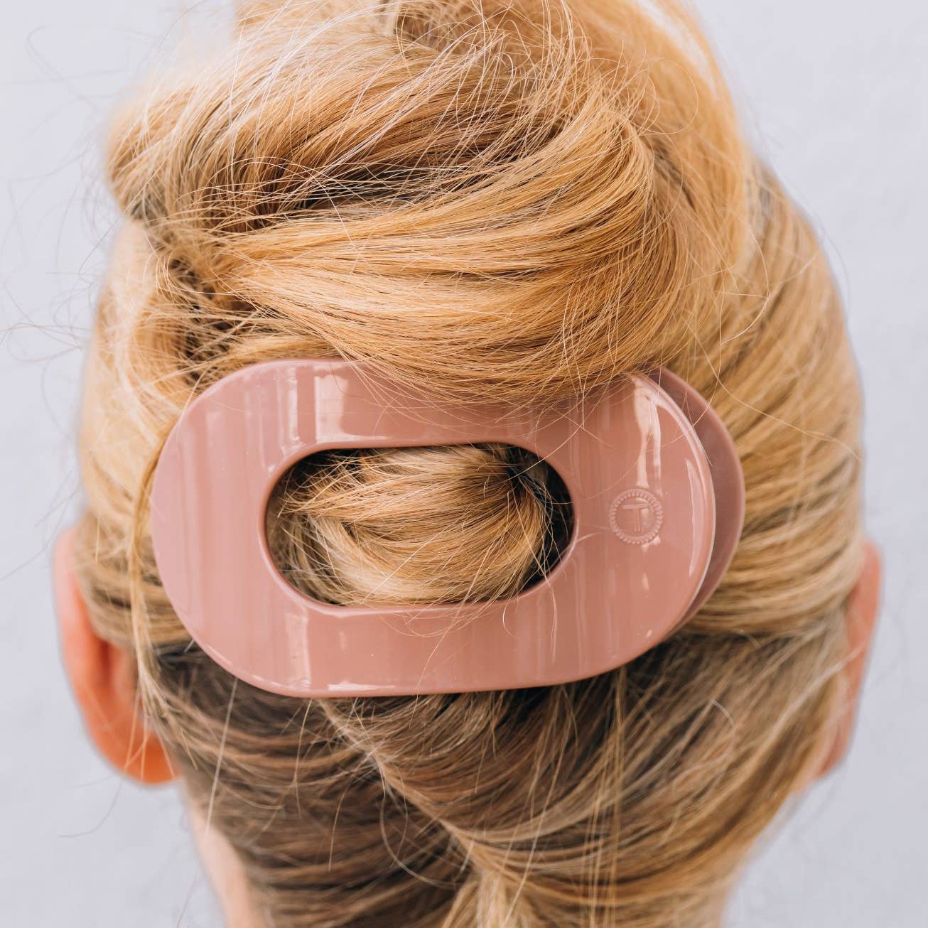Mocha Mousse Round Flat Hair Clip