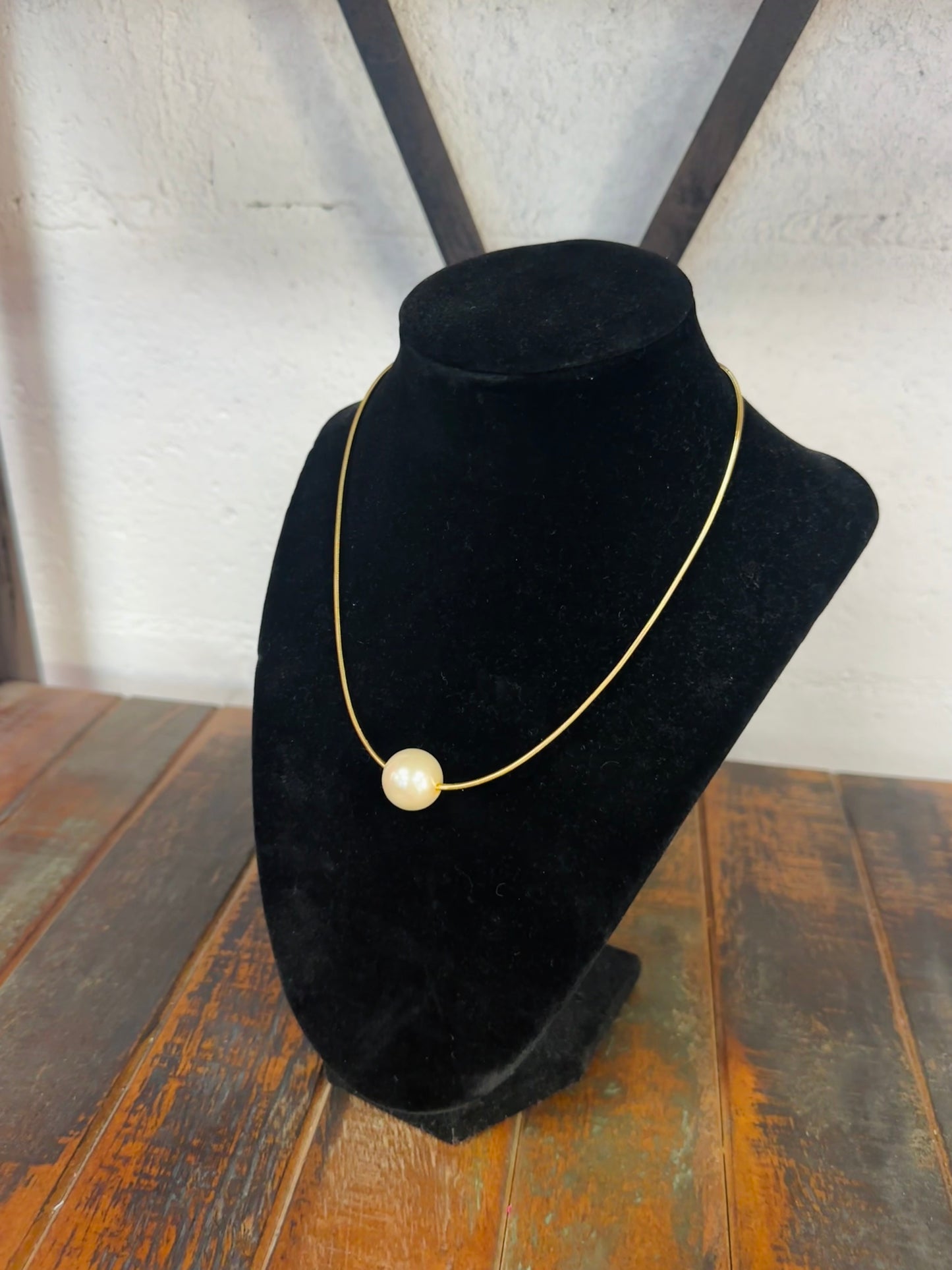 Small Pearl Statement Pendant Necklace