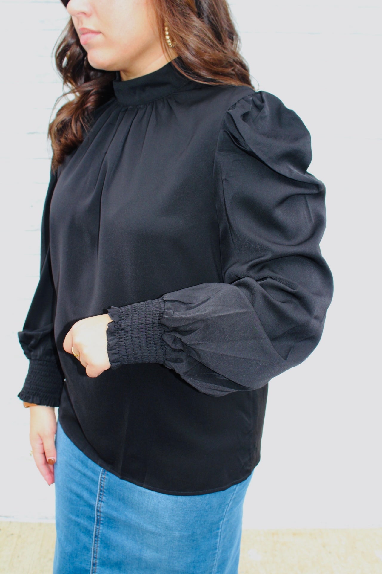 Black Puff Shoulder Top