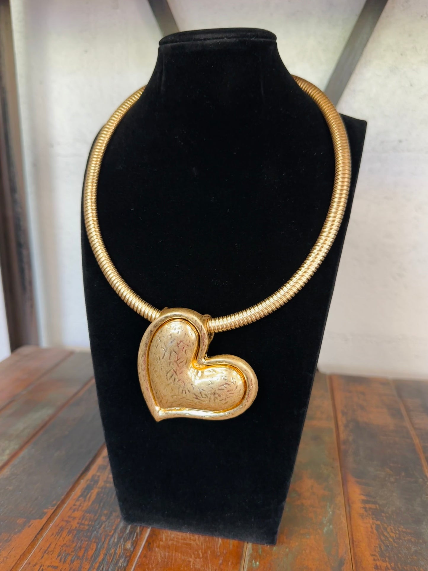 Gold Vintage Heart Collar Necklace
