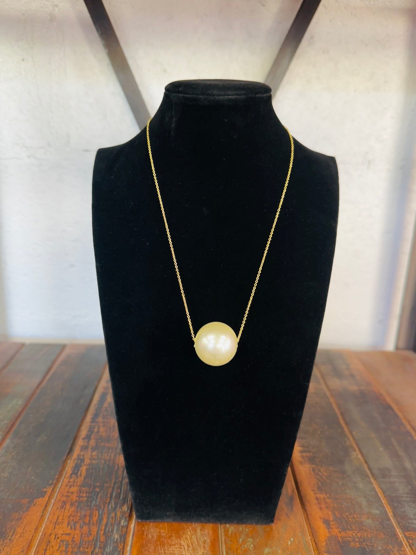 23mm Pearl Drop Pendant Necklace - Gold
