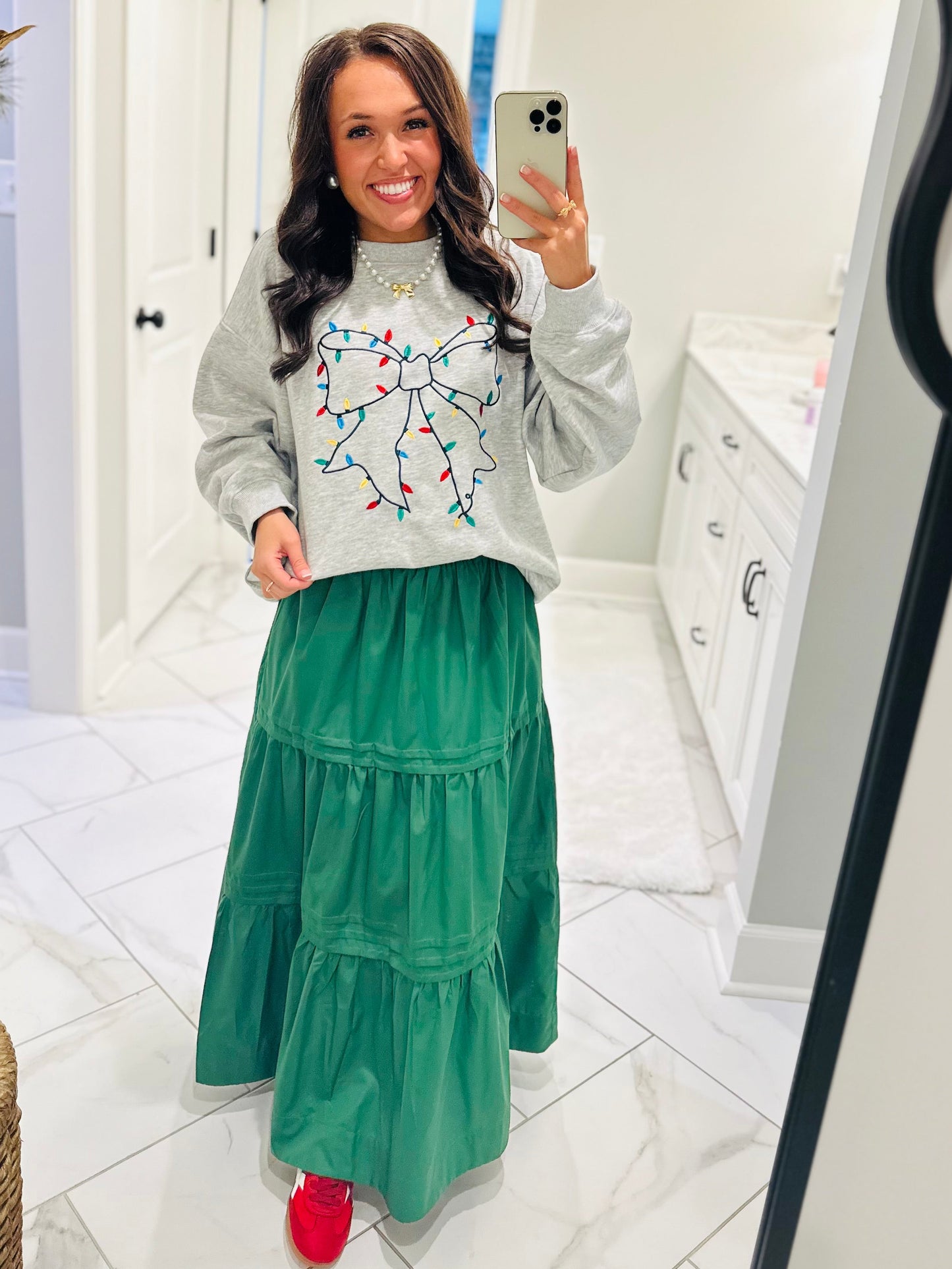 The Christmas Light Ribbon Bow Embroidered Sweatshirt