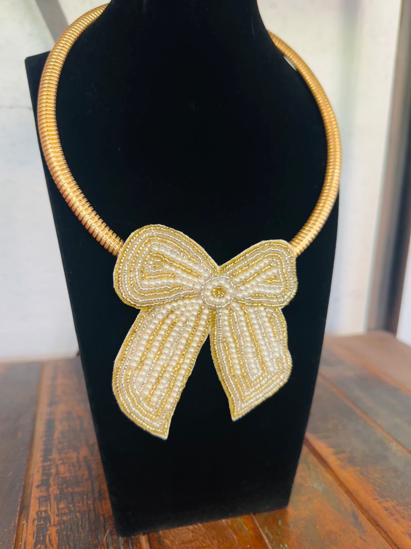 Gold Bow Collar Necklace