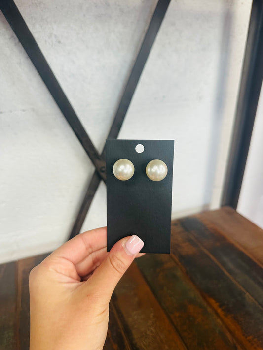16mm Pearl Stud Earring