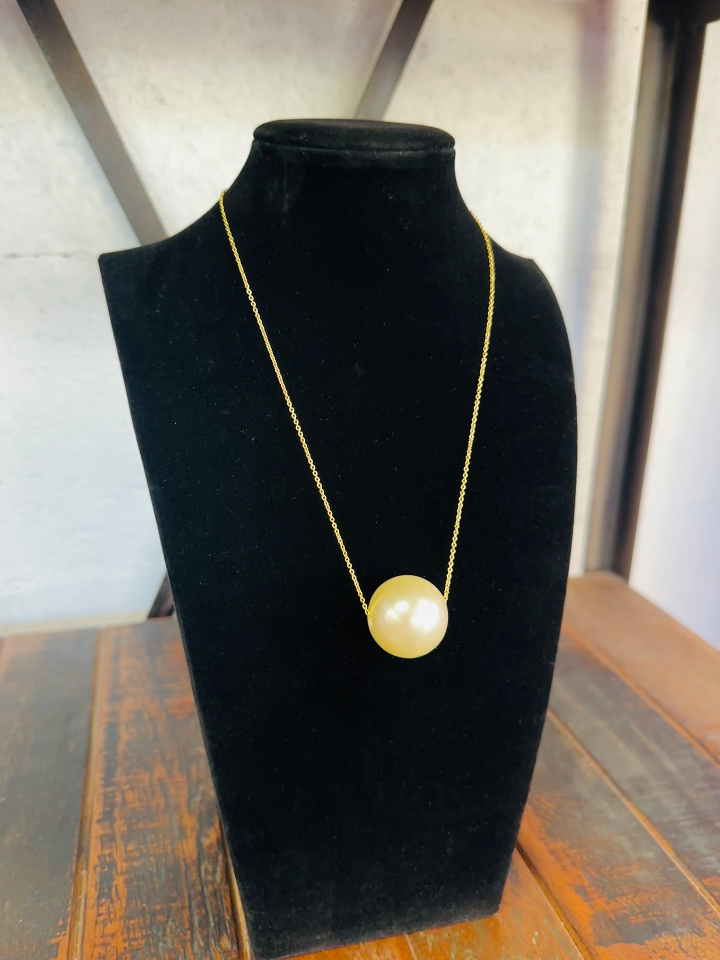 23mm Pearl Drop Pendant Necklace - Gold