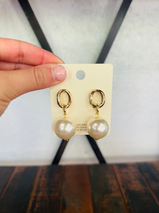 Gold Oval + Pearl Dangle Earring
