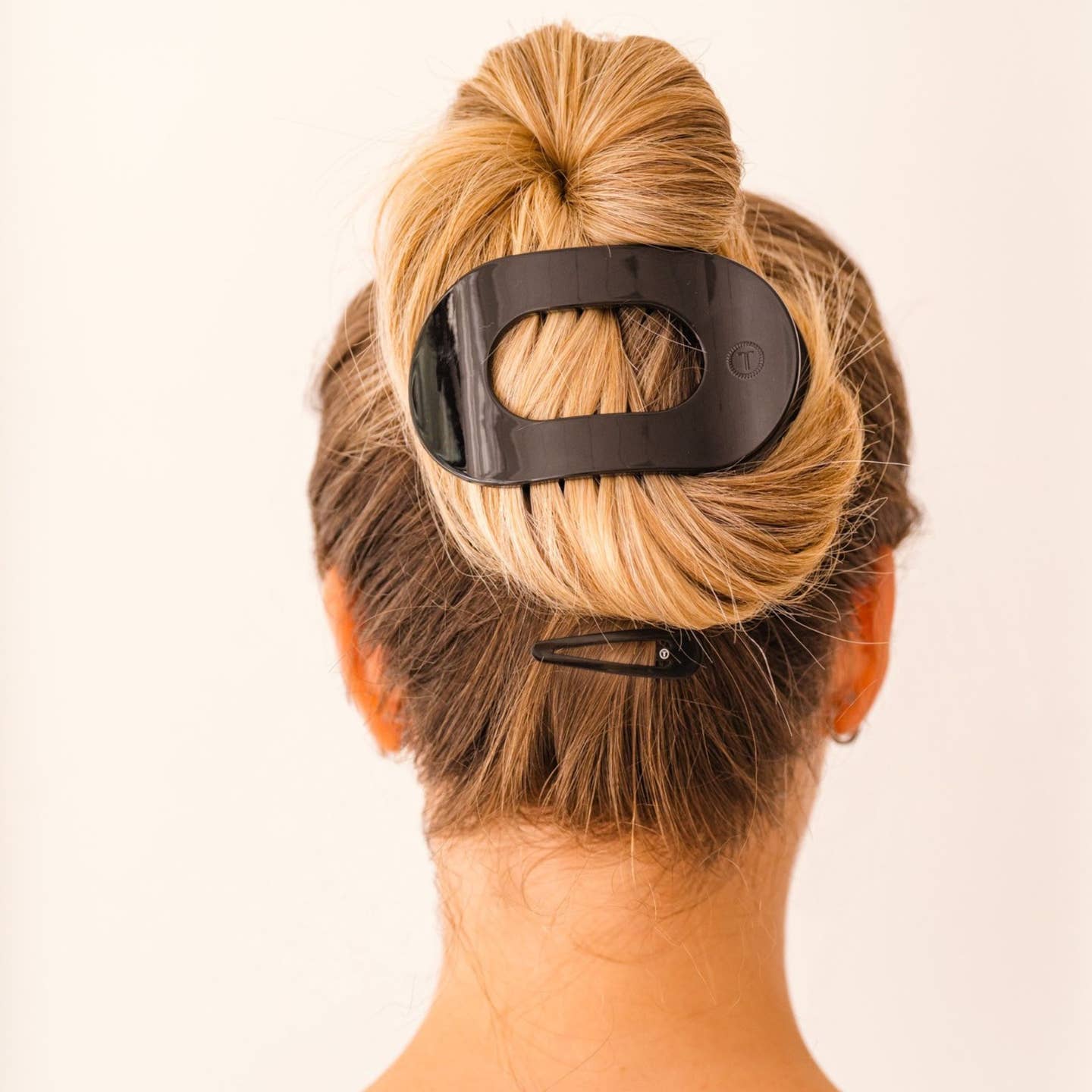 Jet Black Round Flat Hair Clip