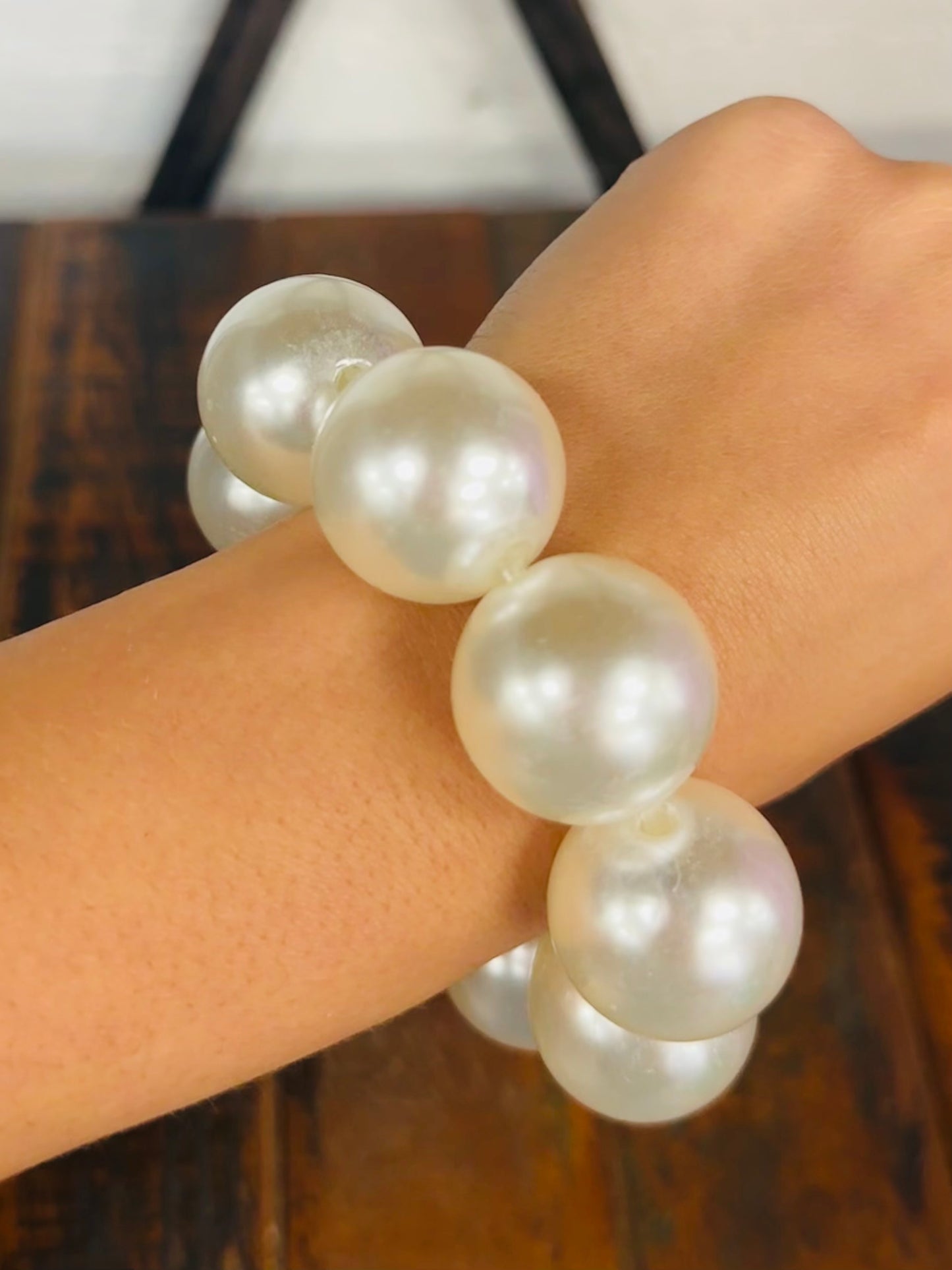 The Audrey Big Pearl Stretch Bracelet