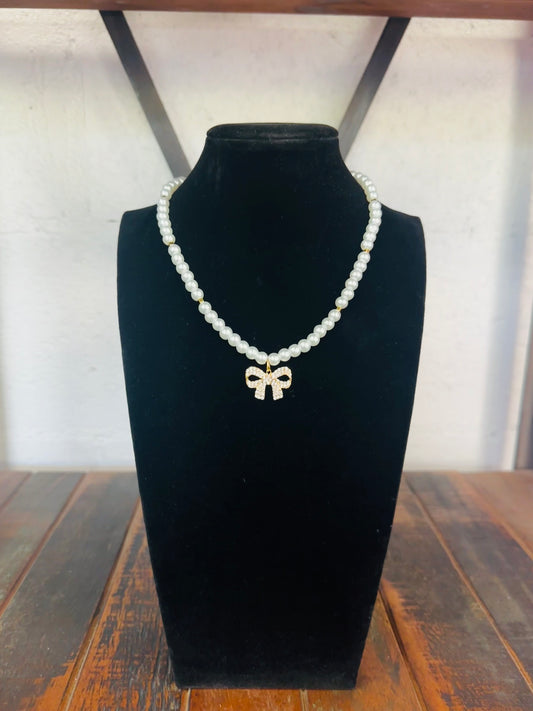 Bow Pendant Pearl Necklace