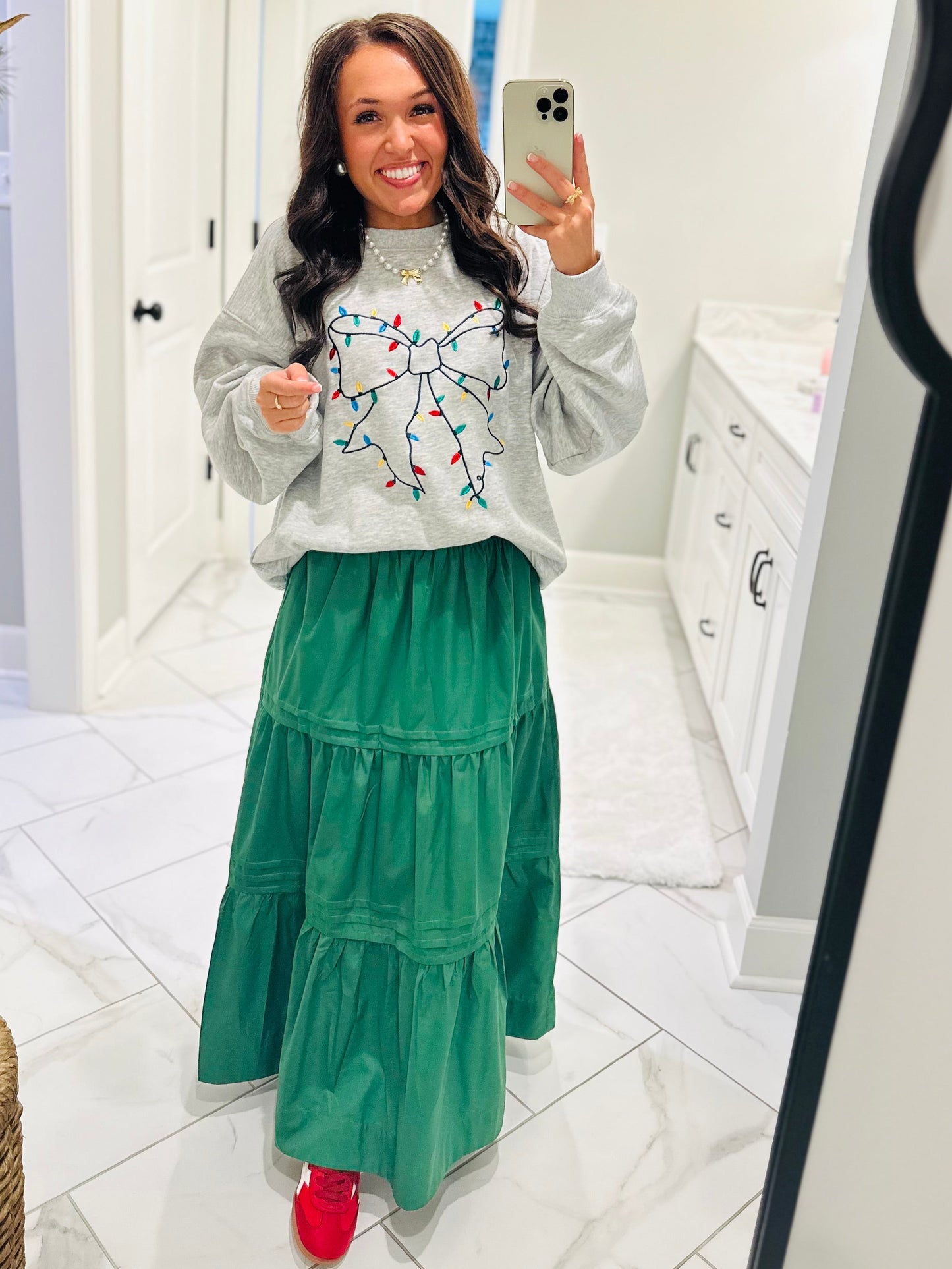 The Christmas Light Ribbon Bow Embroidered Sweatshirt