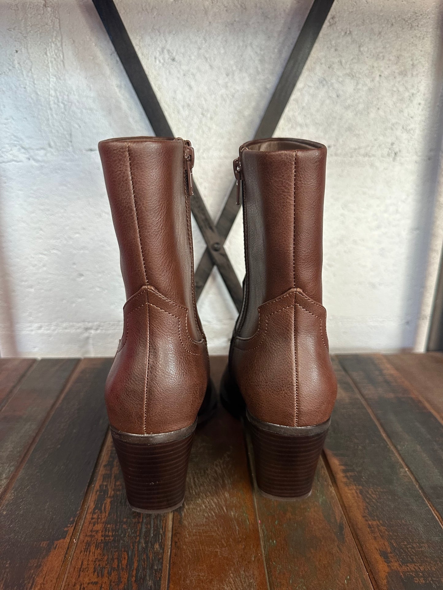 The Victoria Cognac Boot