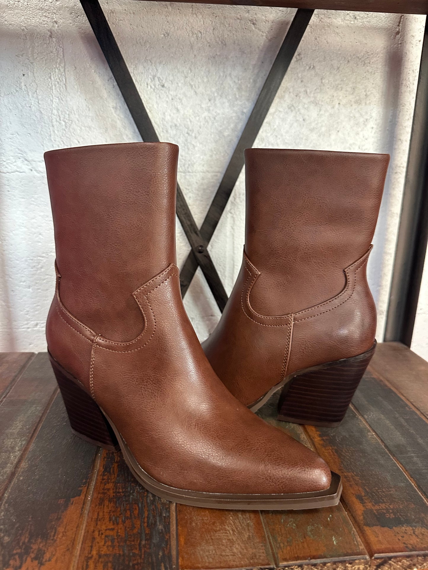 The Victoria Cognac Boot