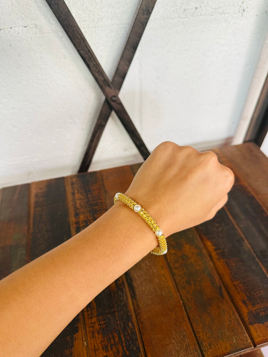 Pearl + Gold Stretch Bracelet