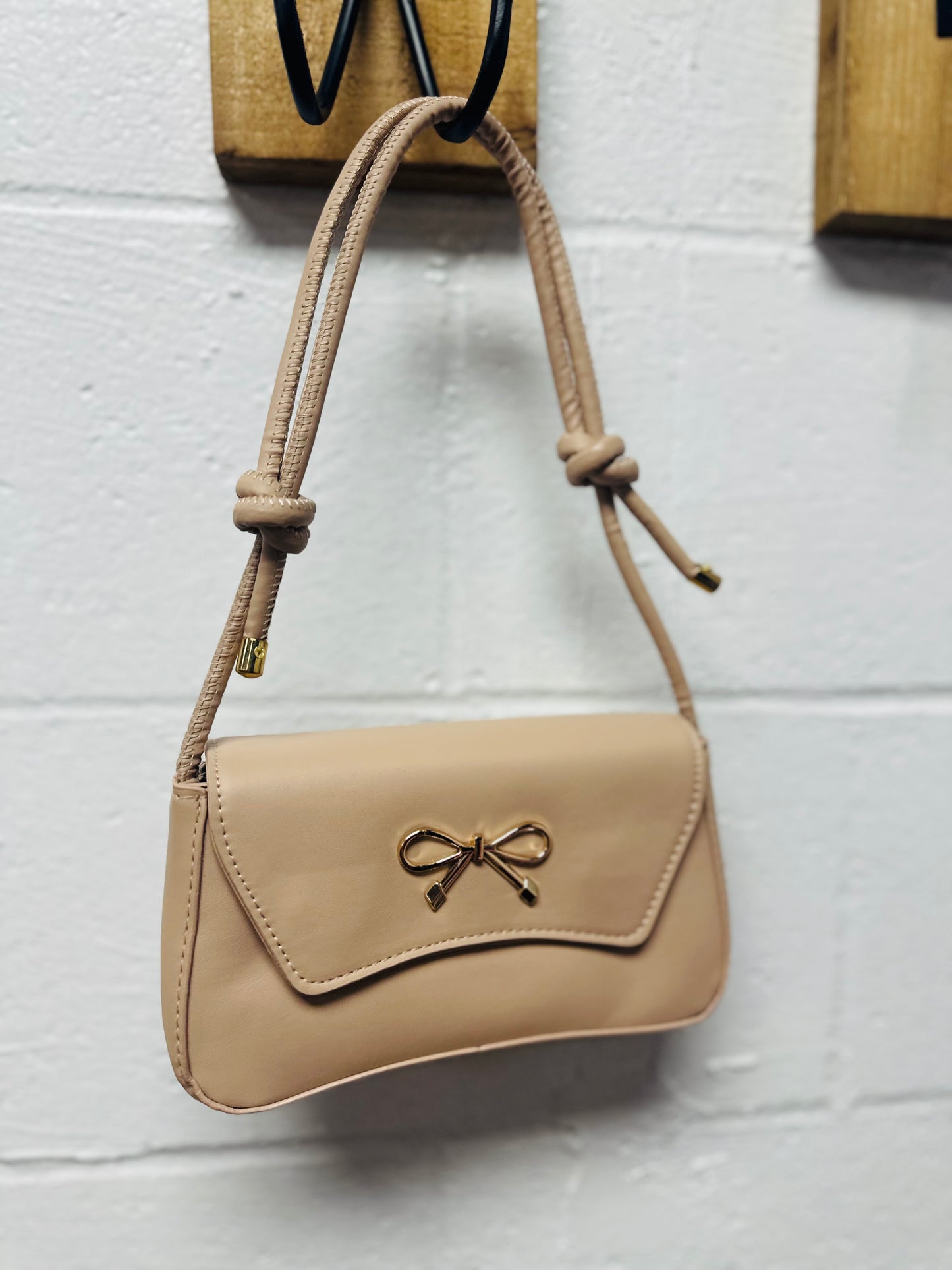 The Isabella Gold Bow Shoulder Bag