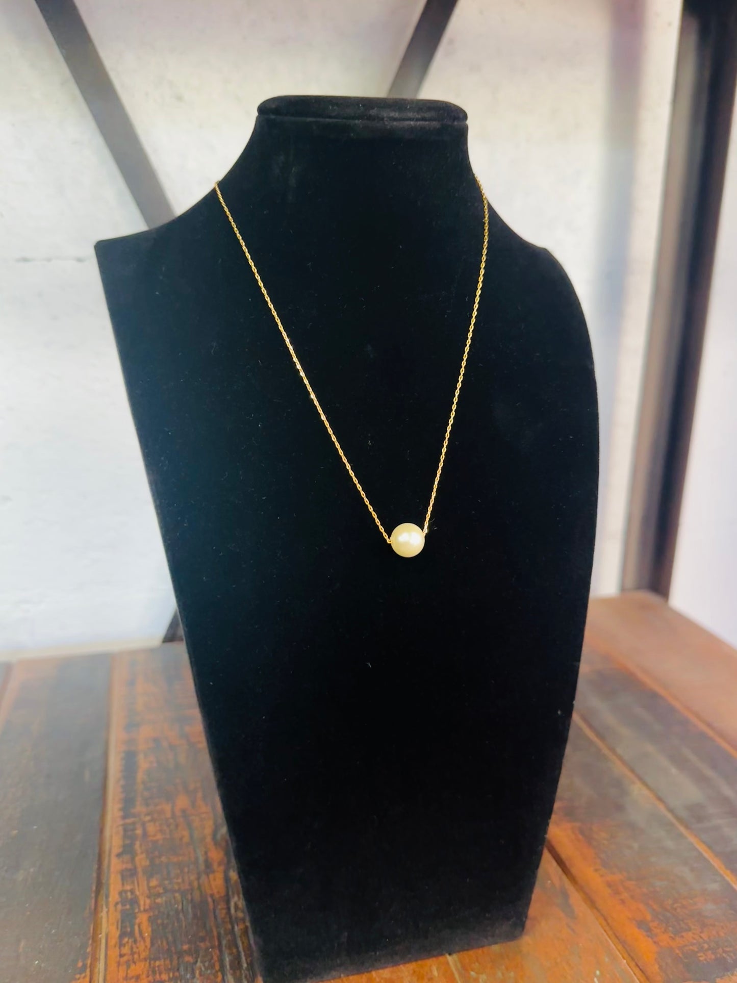Classic Pearl Pendant Necklace - Gold