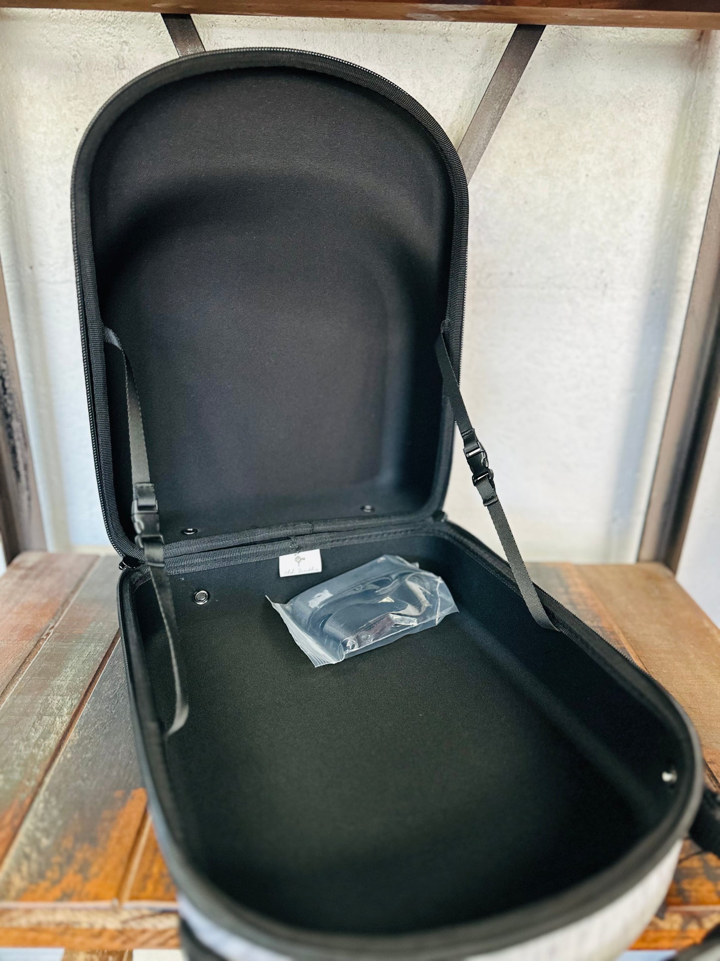 Arctic Camo 6 Hat Travel Case