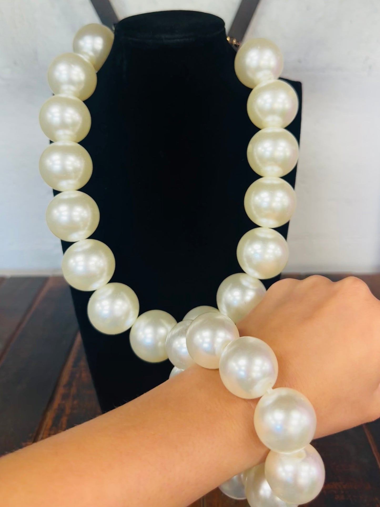The Audrey Big Round Pearl Necklace