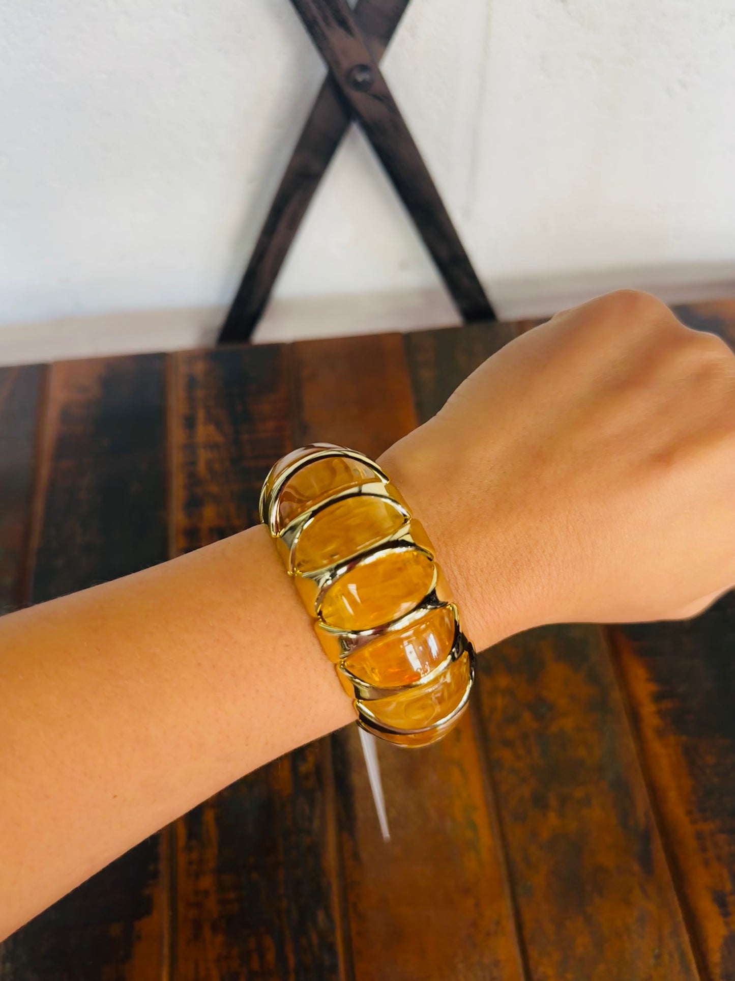 Light Tortoise Wedge Stretch Bracelet