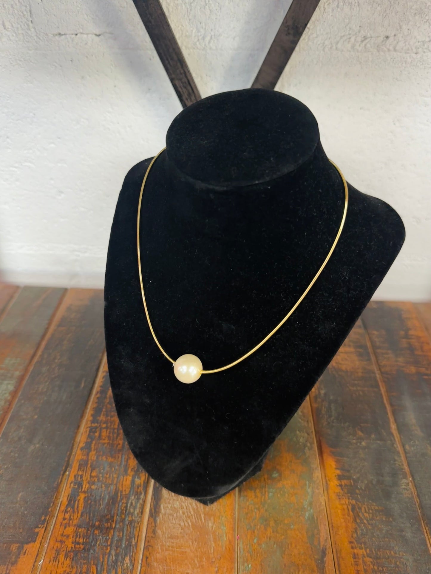 Small Pearl Statement Pendant Necklace