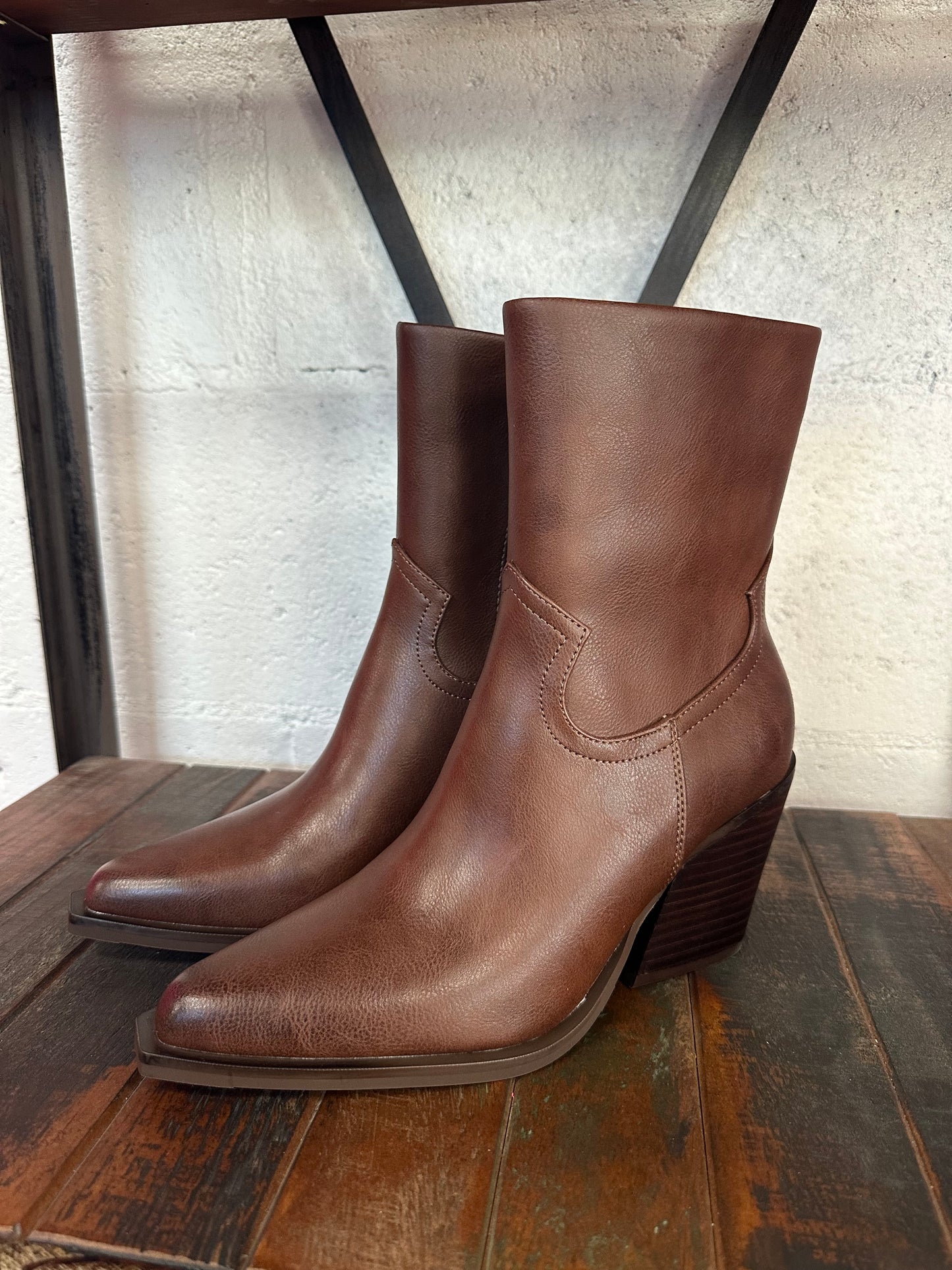 The Victoria Cognac Boot