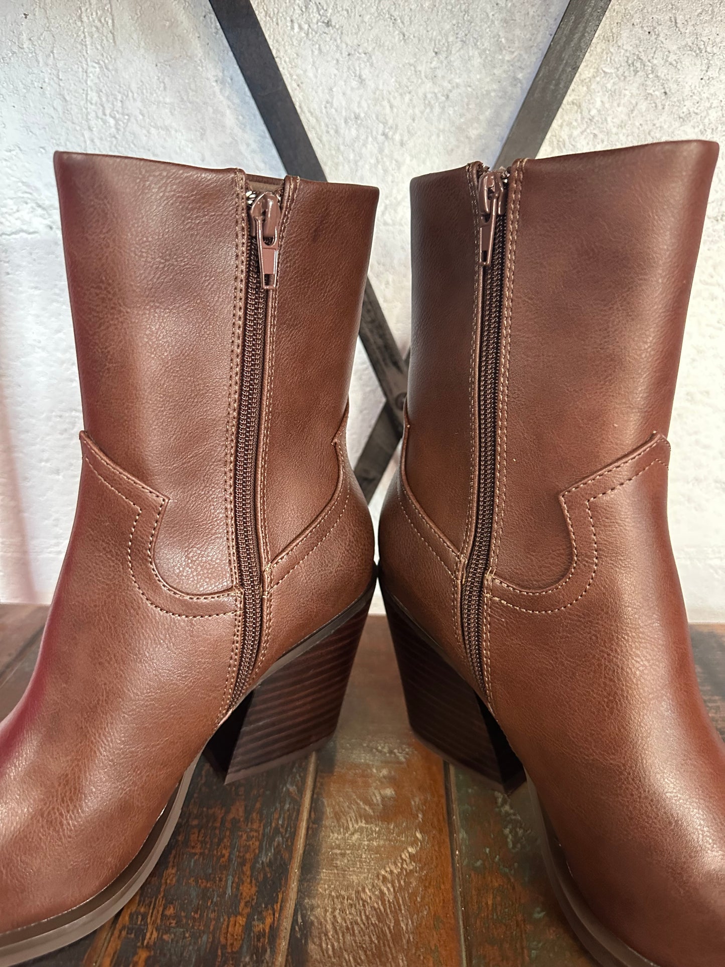 The Victoria Cognac Boot