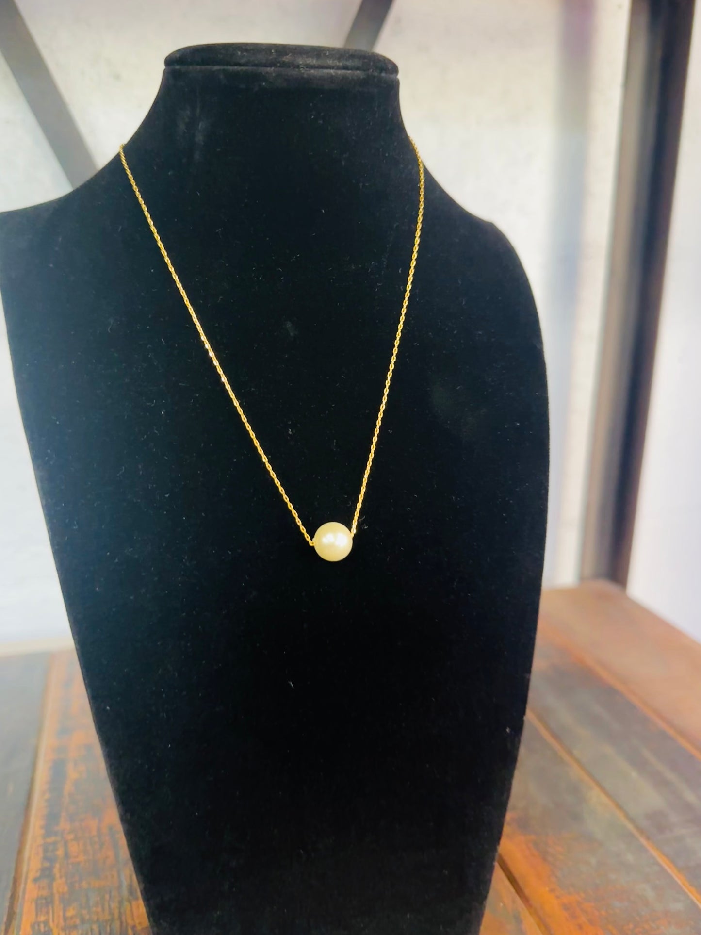 Classic Pearl Pendant Necklace - Gold