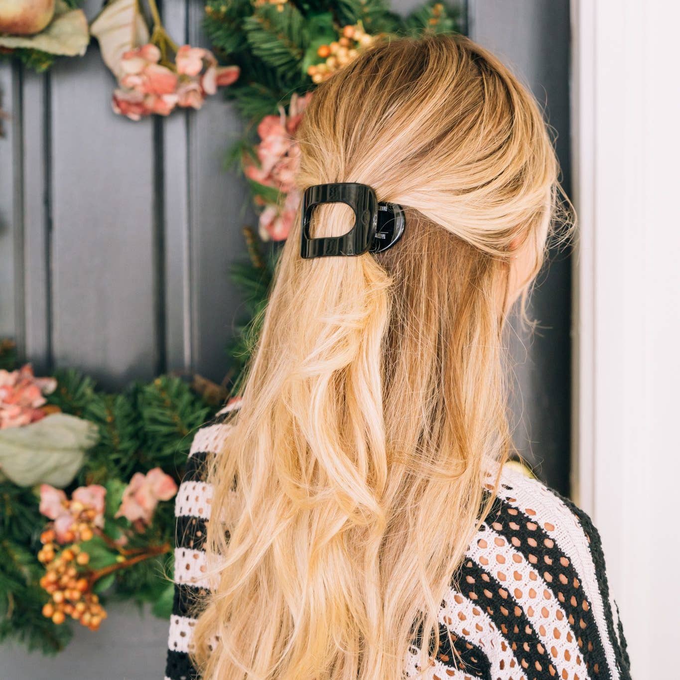 Jet Black Round Flat Hair Clip