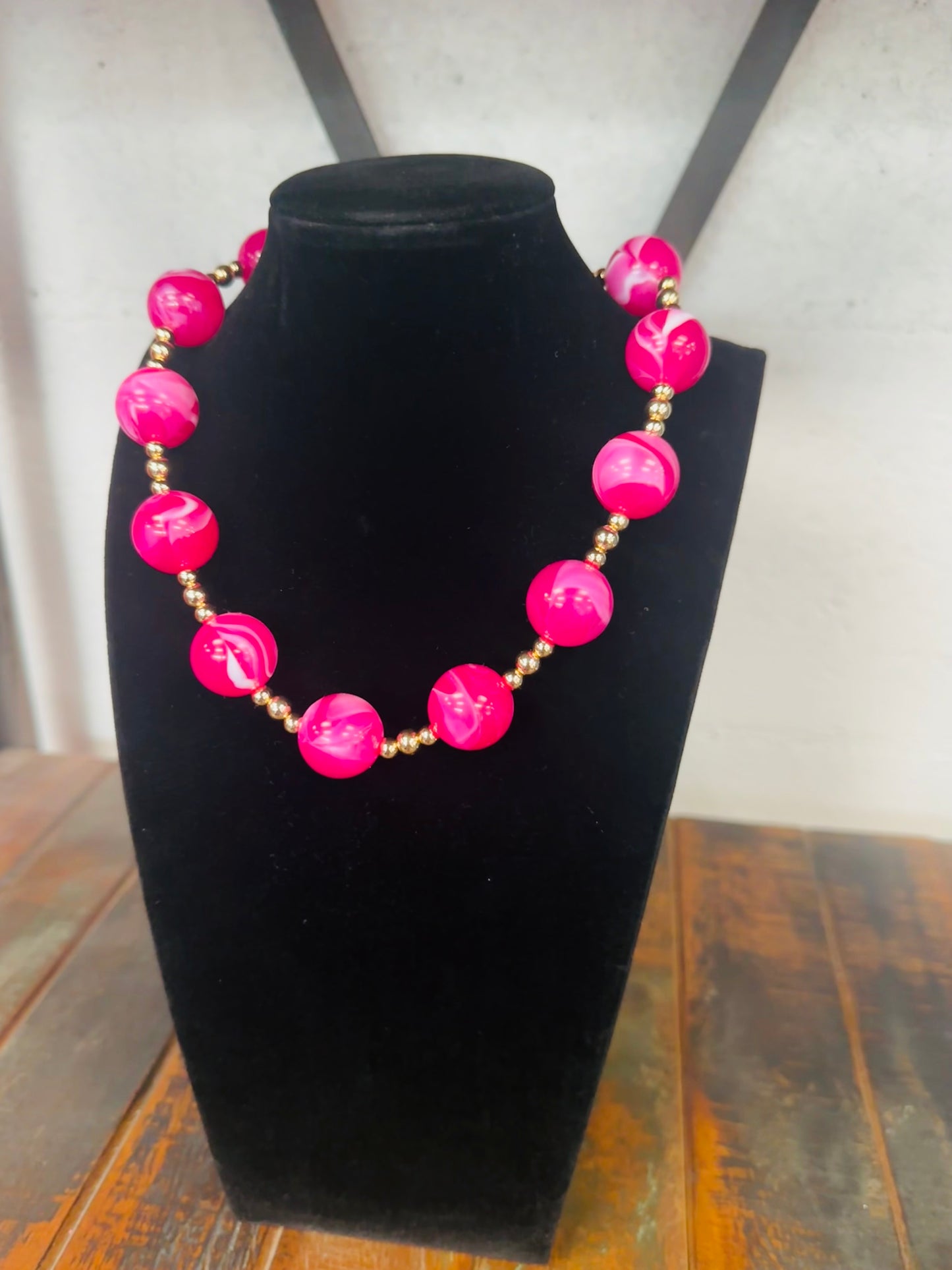 20mm Fuchsia + Gold Pearl Ball Bead Necklace