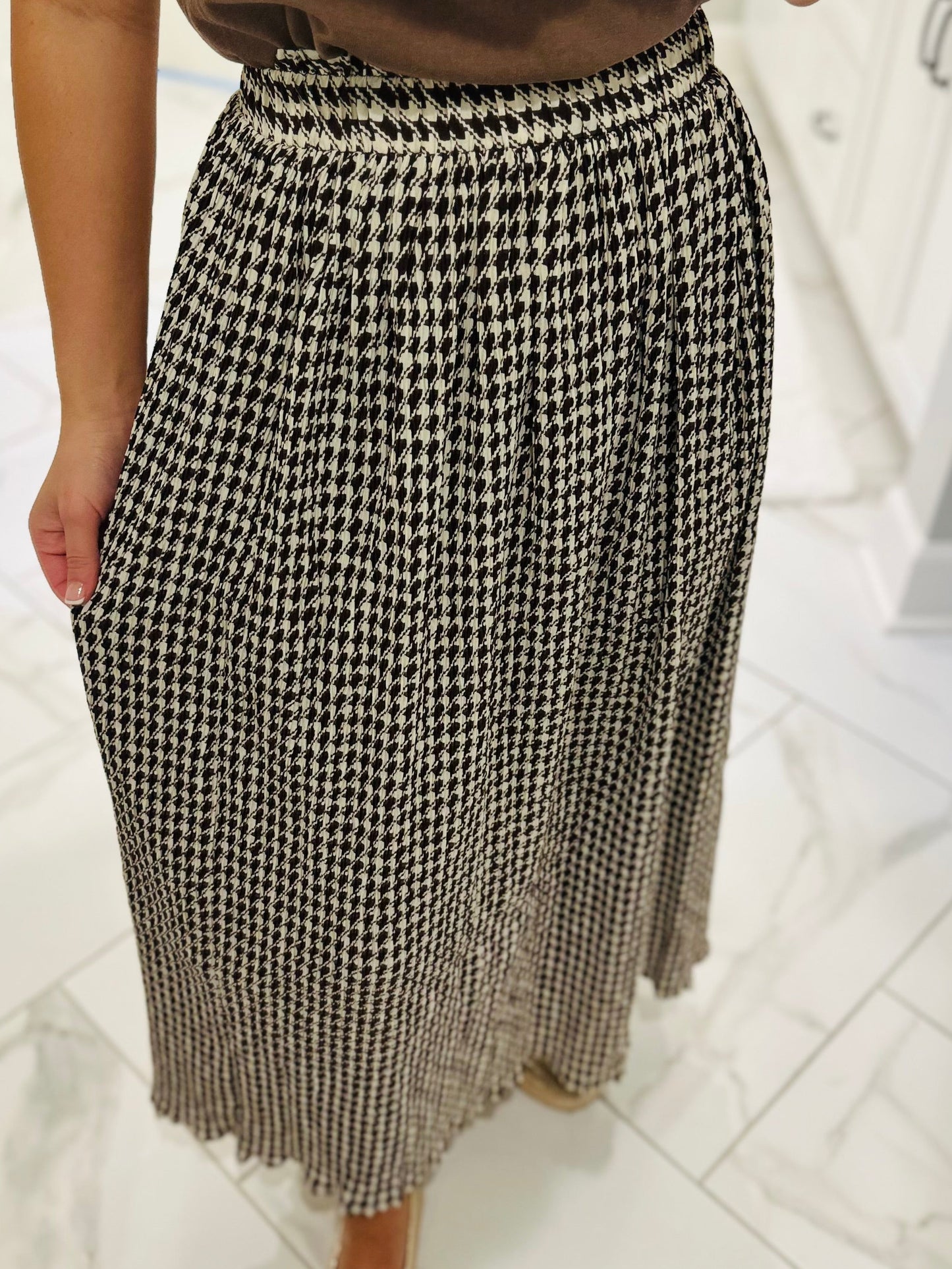 The Chocolate Brown Houndstooth Midi Skirt