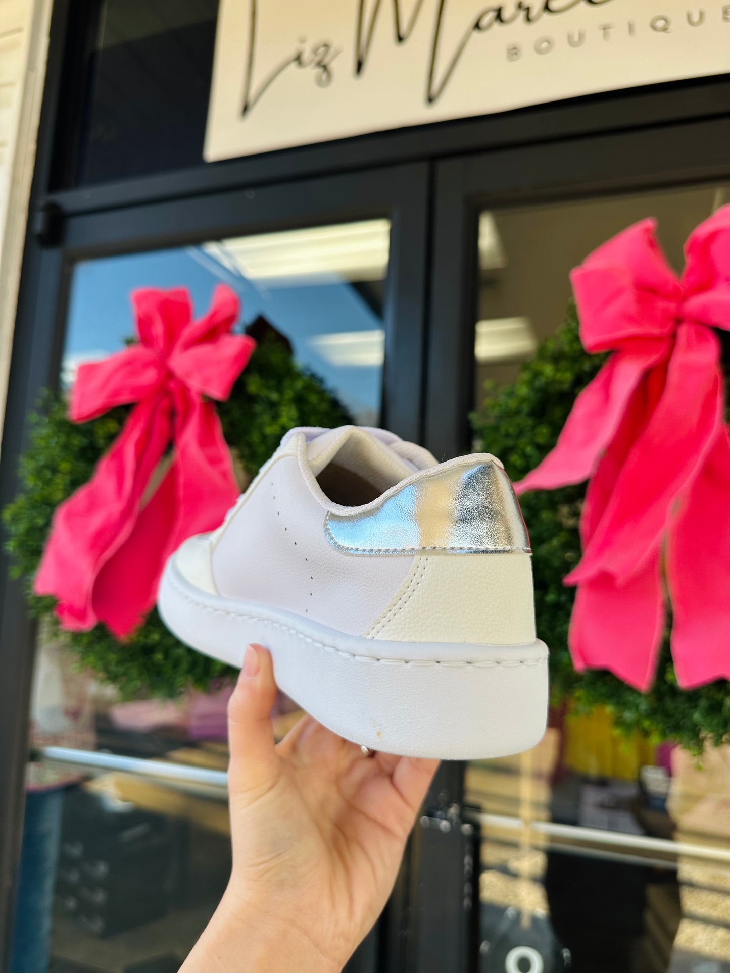 The Noa White Sneaker