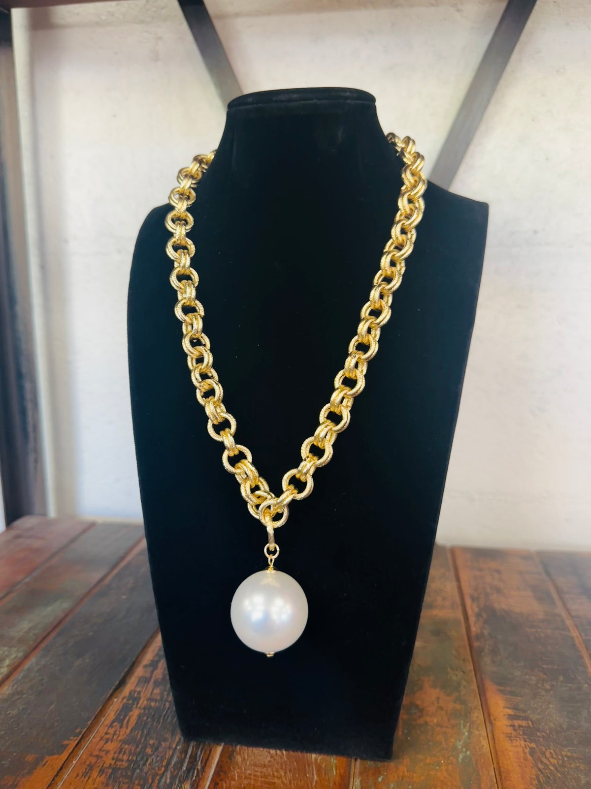 30mm Pearl Pendant Gold Chain Necklace