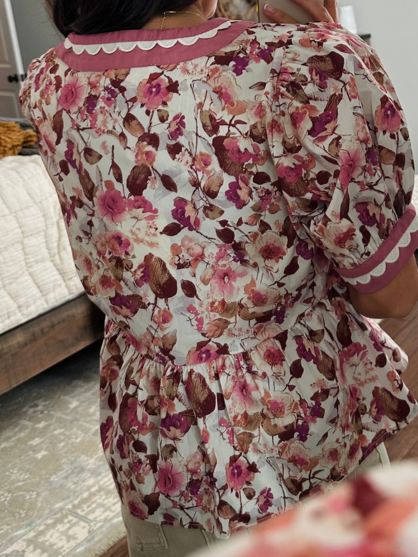 The Mabel Mauve Floral Scallop Trim Top