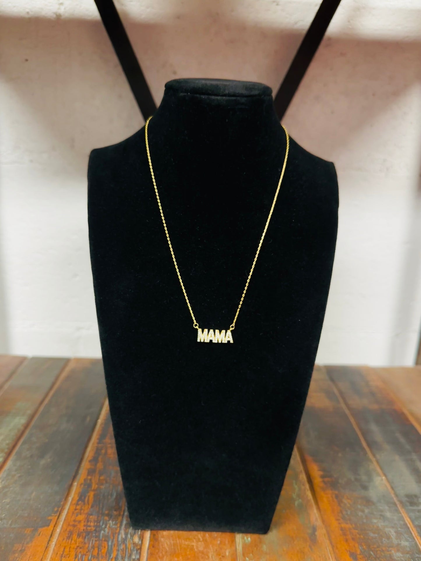 Bold Shiny 'MAMA' Necklace