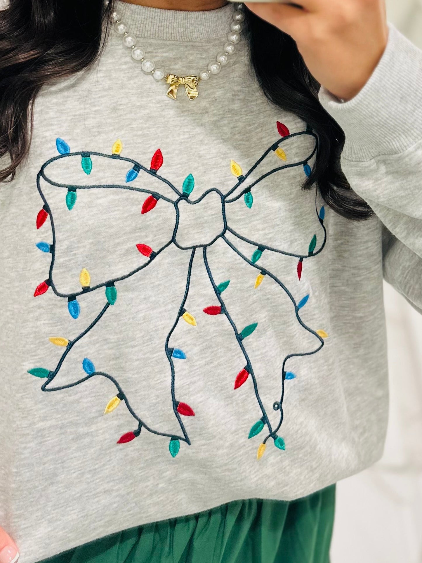 The Christmas Light Ribbon Bow Embroidered Sweatshirt