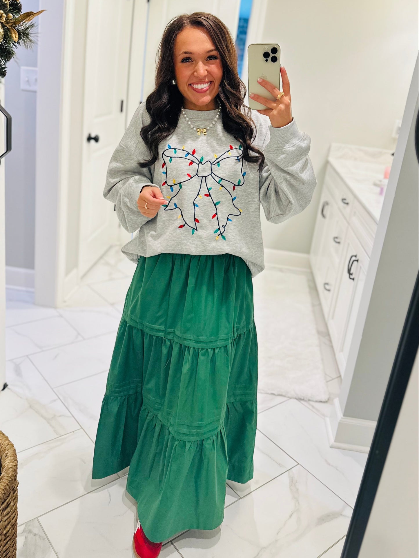 The Christmas Light Ribbon Bow Embroidered Sweatshirt