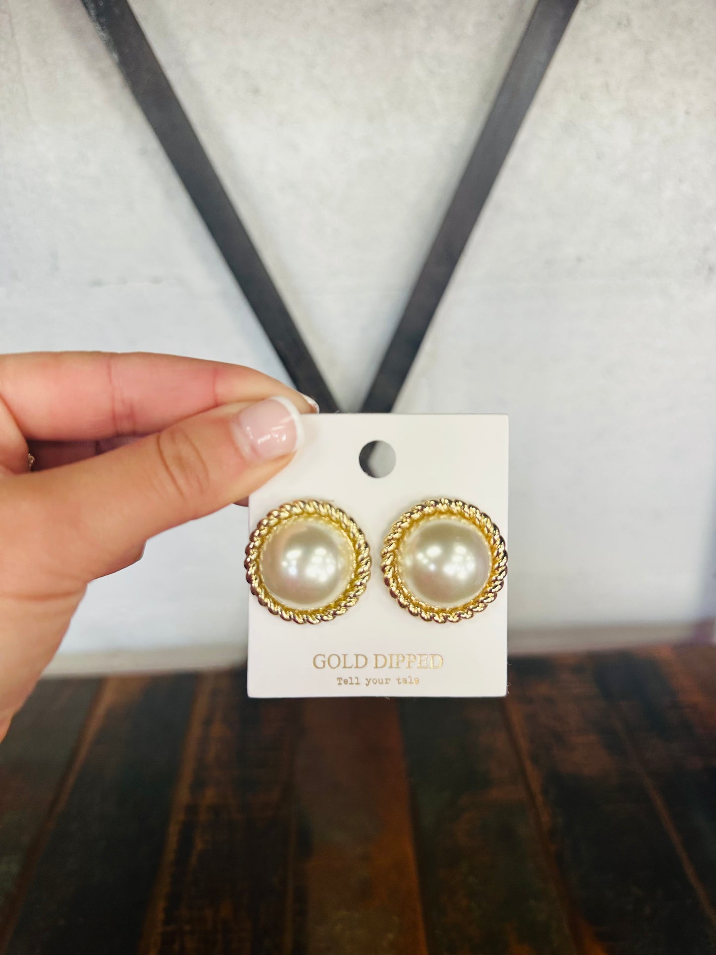Pearl Dome Gold Twist Brim Earring