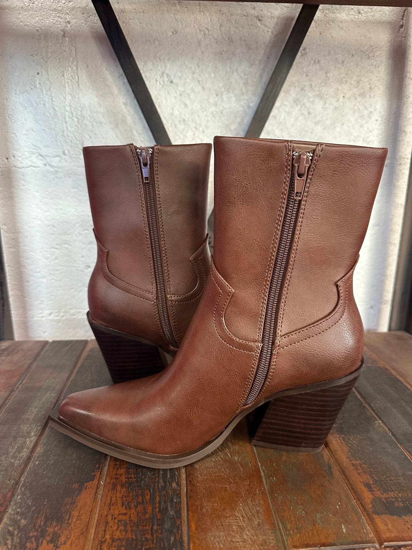 The Victoria Cognac Boot