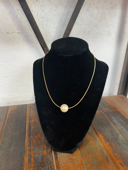 Small Pearl Statement Pendant Necklace