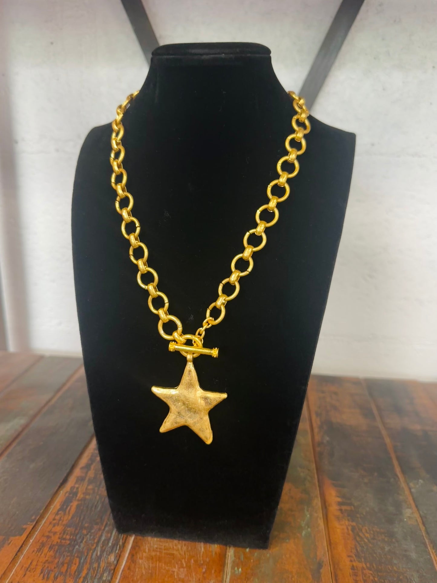 Gold Hammered Star Necklace