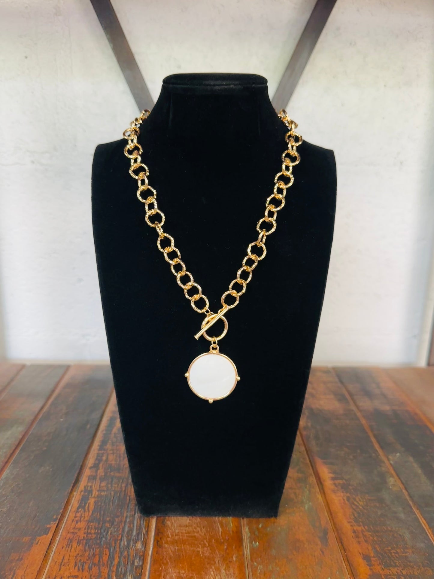 Cream Round Stone Necklace