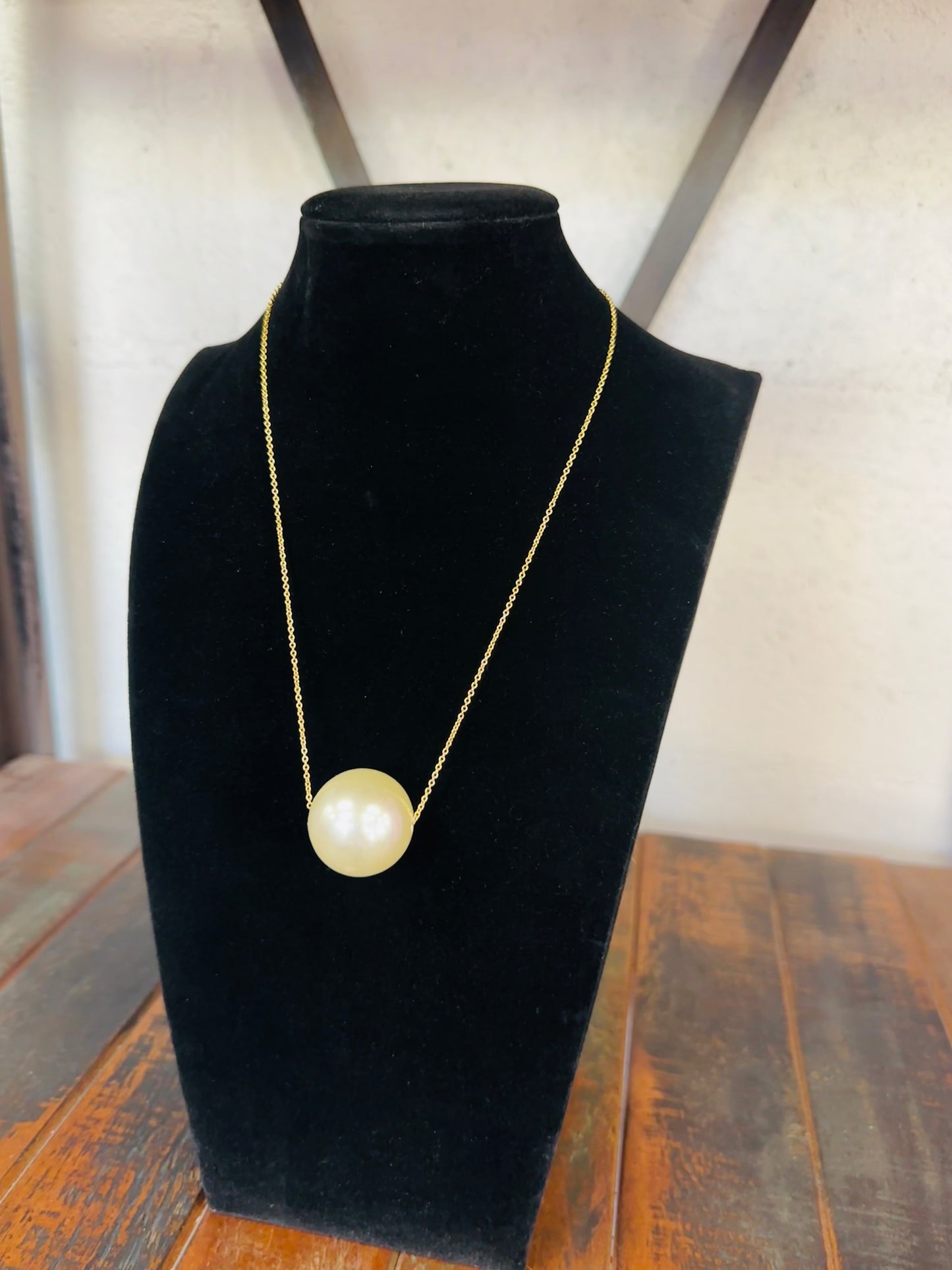 23mm Pearl Drop Pendant Necklace - Gold