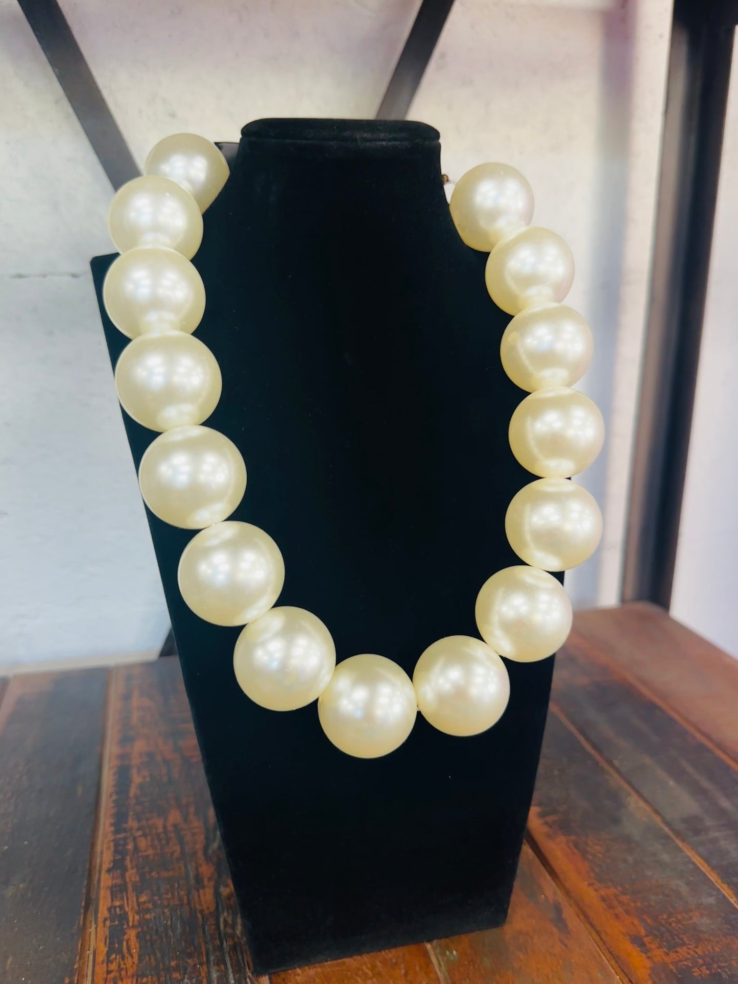 The Audrey Big Round Pearl Necklace
