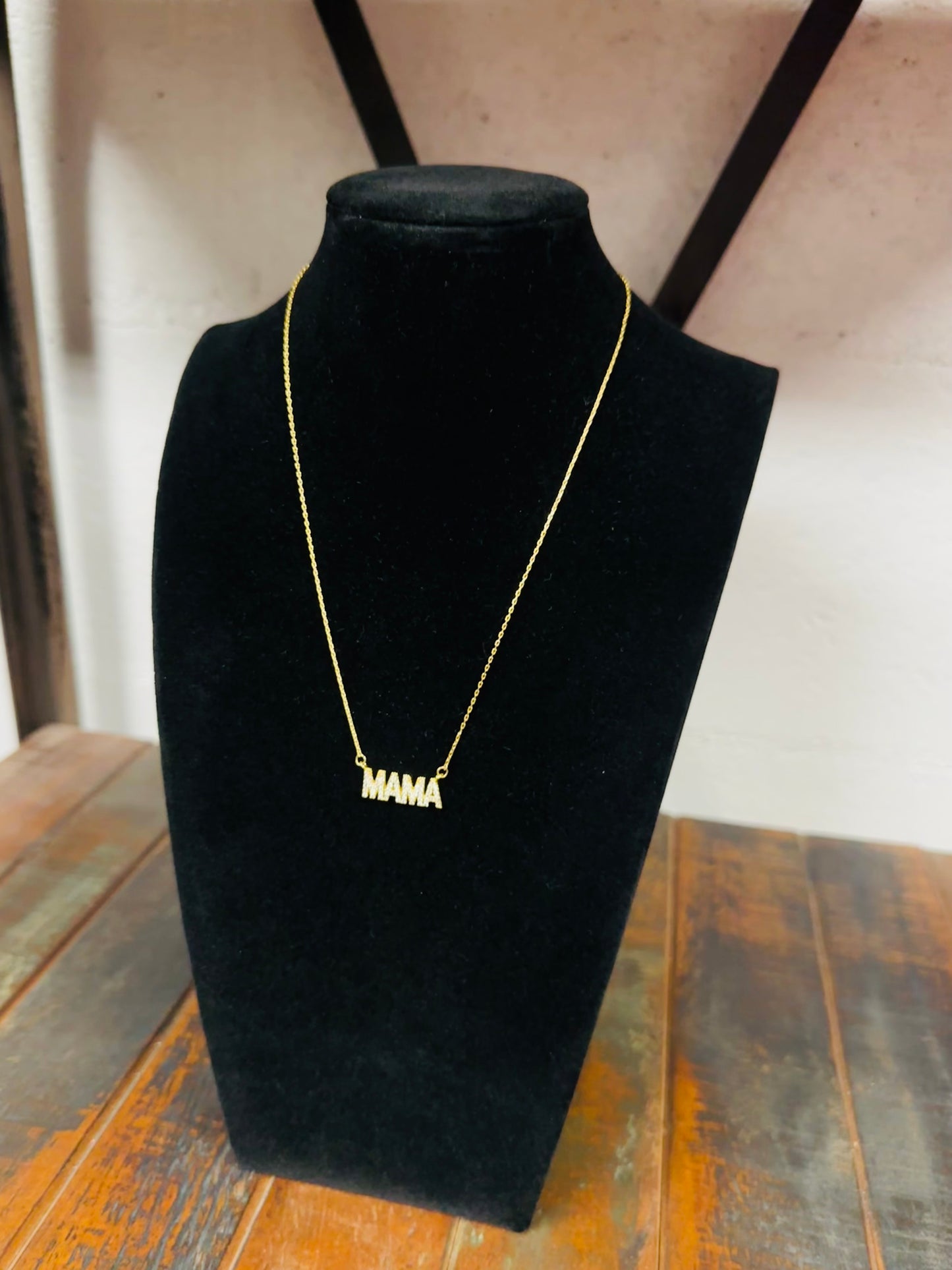 Bold Shiny 'MAMA' Necklace