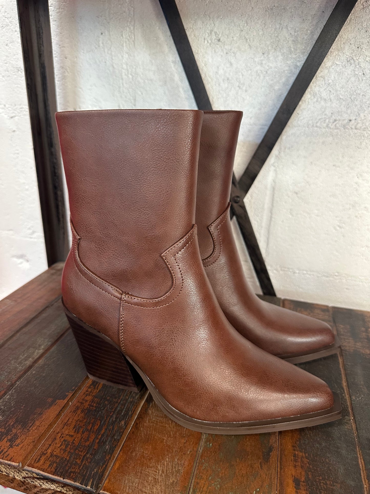 The Victoria Cognac Boot