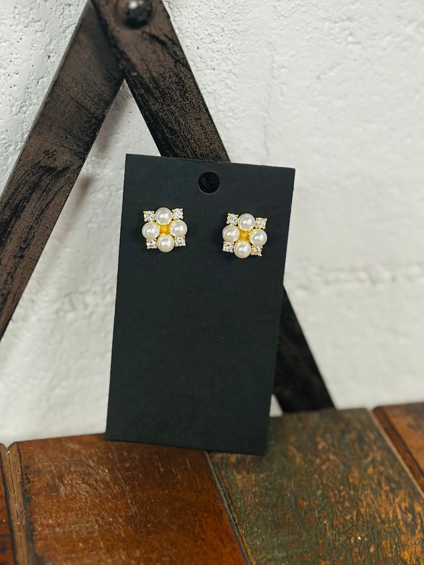 Four Pearl Stud Earring