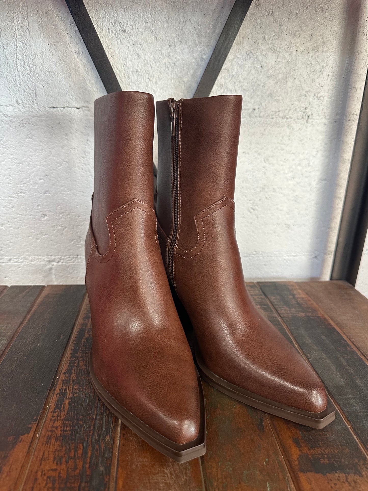 The Victoria Cognac Boot