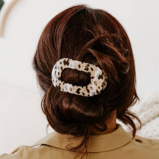 Blonde Tortoise Round Flat Hair Clip