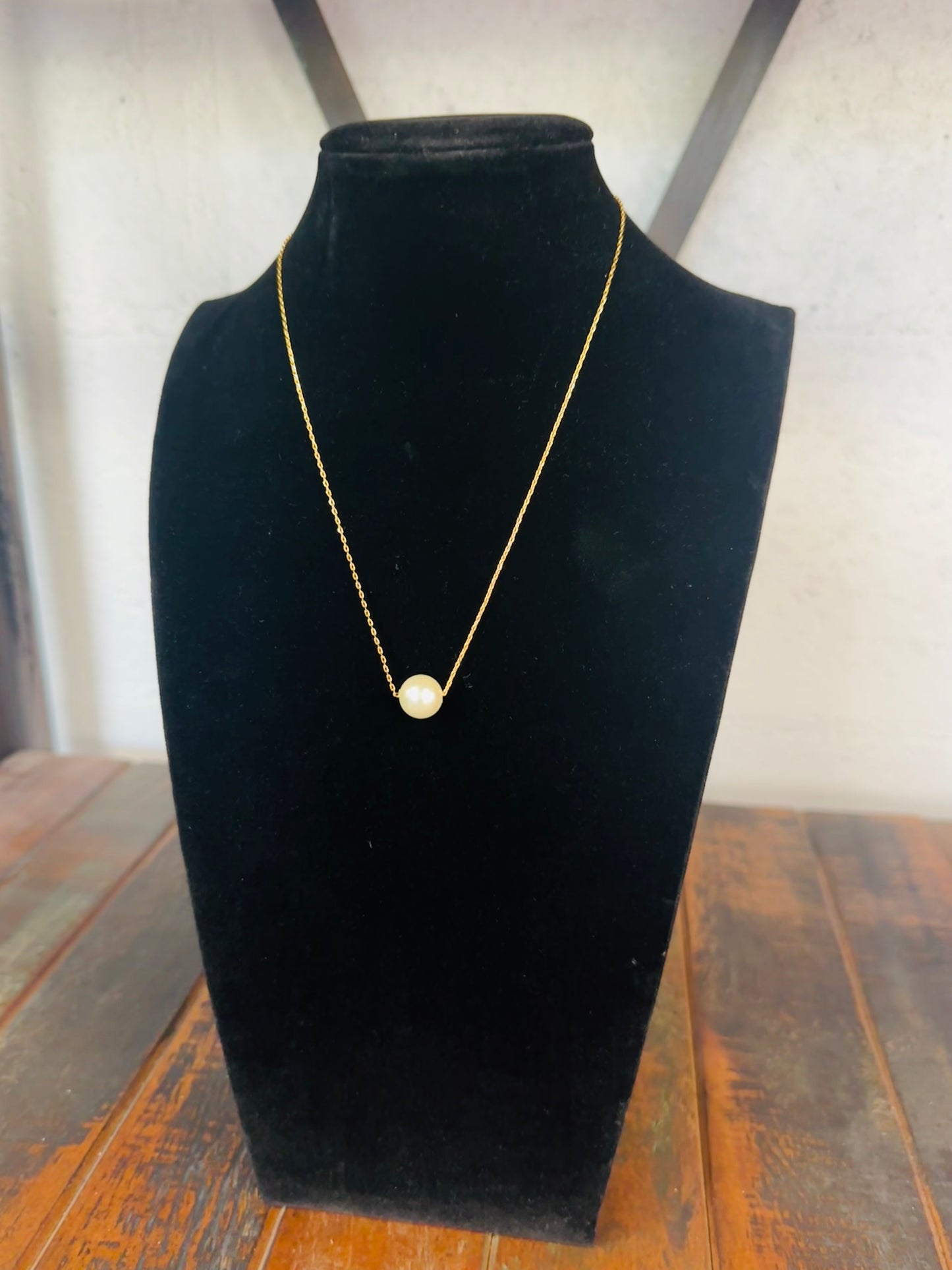 Classic Pearl Pendant Necklace - Gold